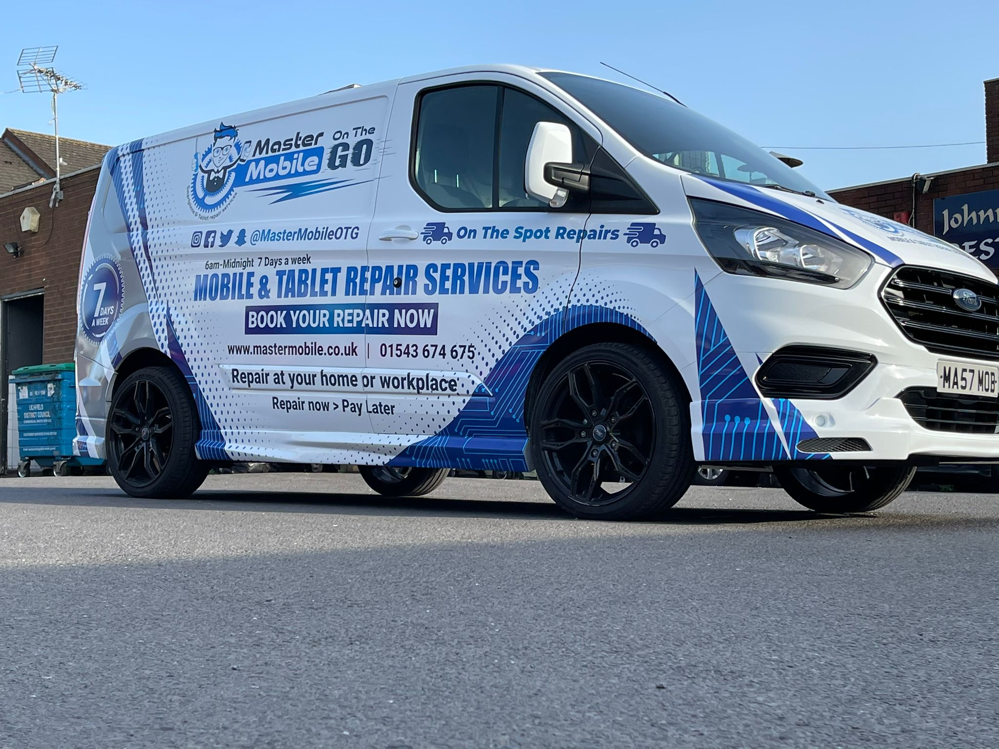 Master Mobile in Tadworth, Surrey: Your Go-To Solution for Premier Device Repairs and Unmatched Convenience
